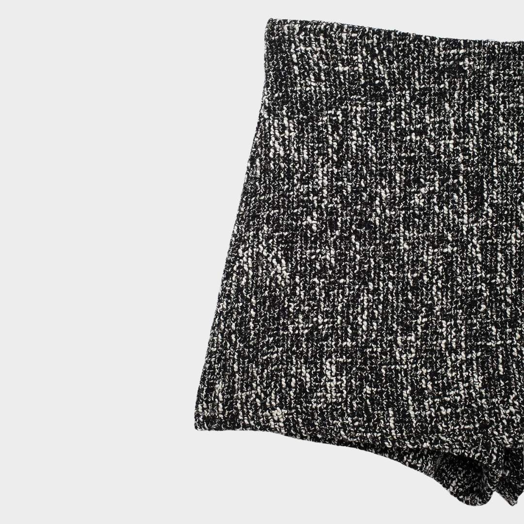 Grått tweedinspirerat set med kavaj och shorts
