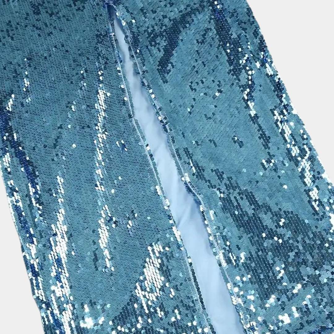 Blå paljettklänning i bodycon-modell med ärmlös design