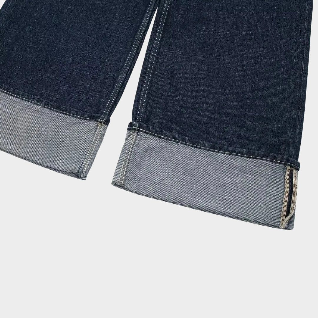 Vida jeans i kraftigt denim med breda uppvik