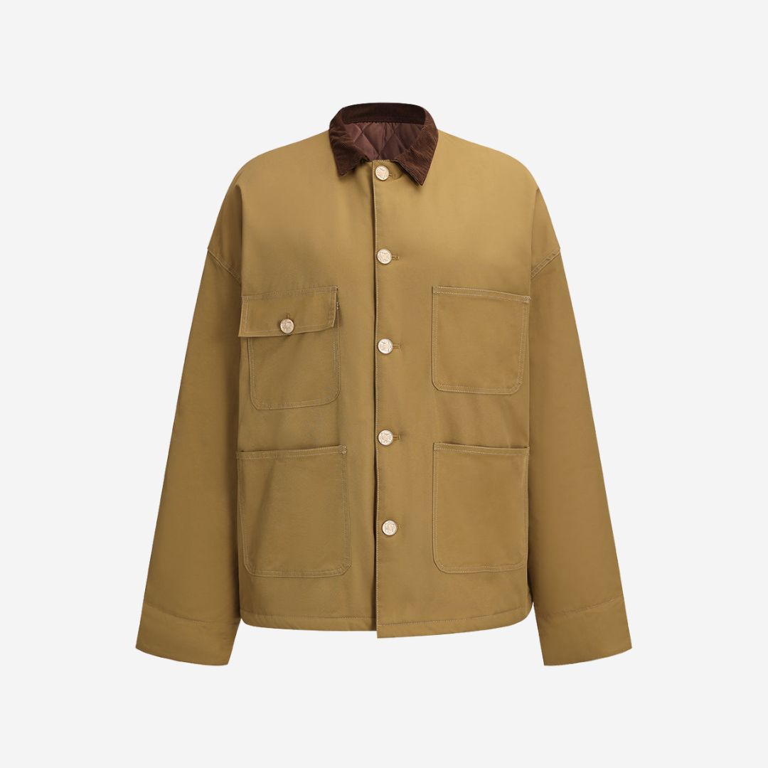 Brun workwear jacka med brun manchesterkrage, dekorativa knappar och fyrficksdesign i avslappnad passform