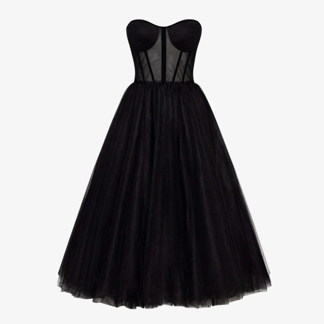 Axelbandslös tyll midiklänning med hjärtformad urringning och snörkorsett