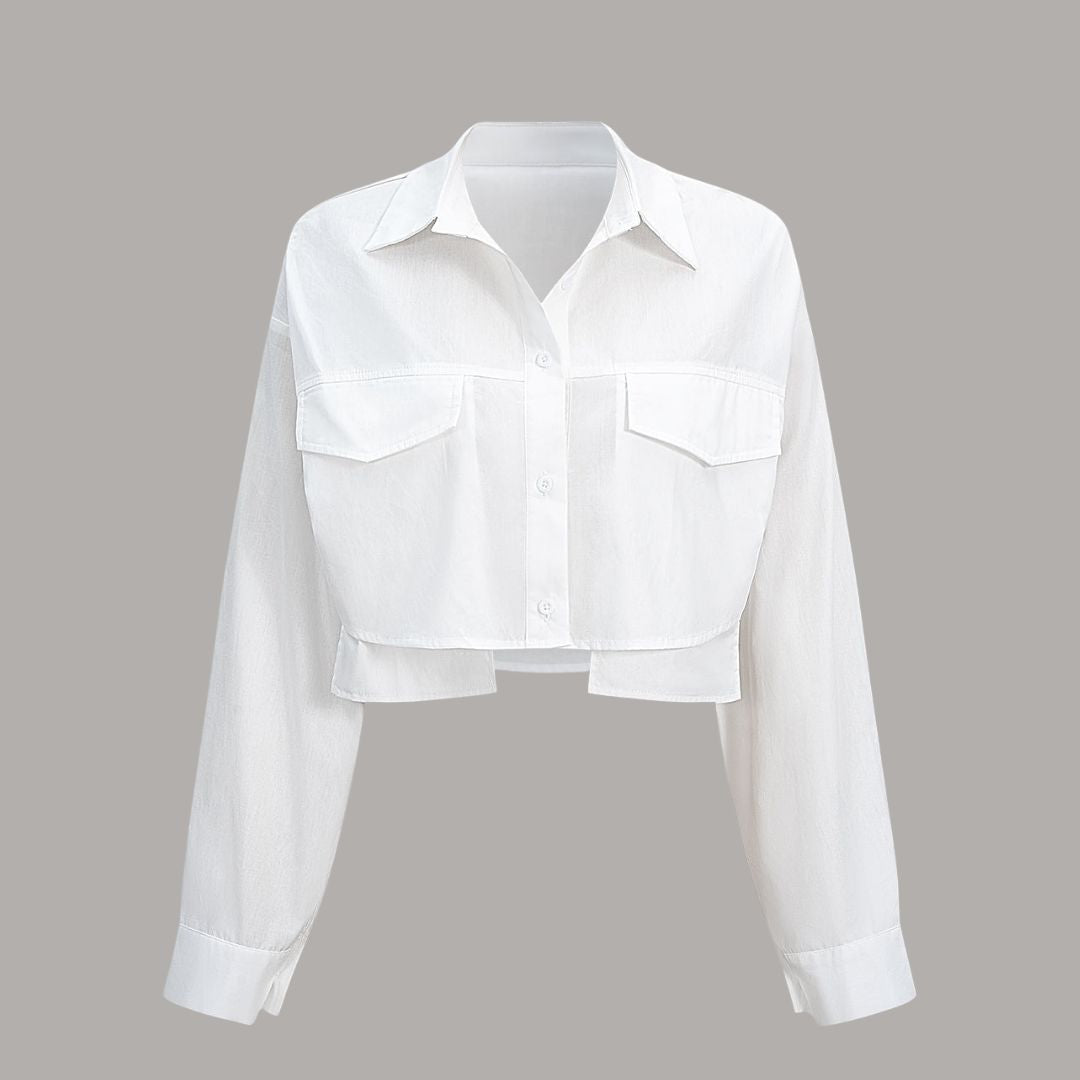 Vit kortskuren skjorta med bröstfickor