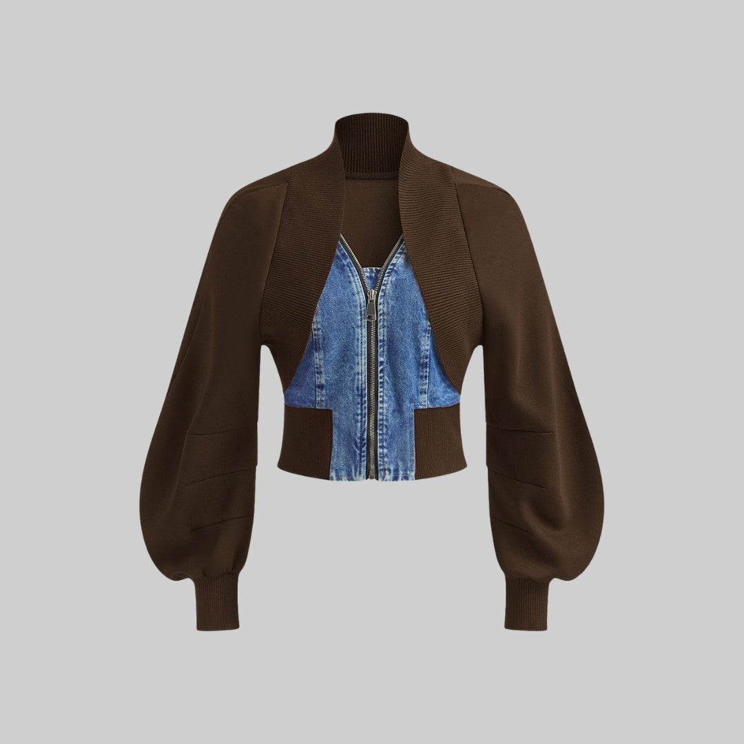 Kort stickad jacka med deniminsats och vida ärmar