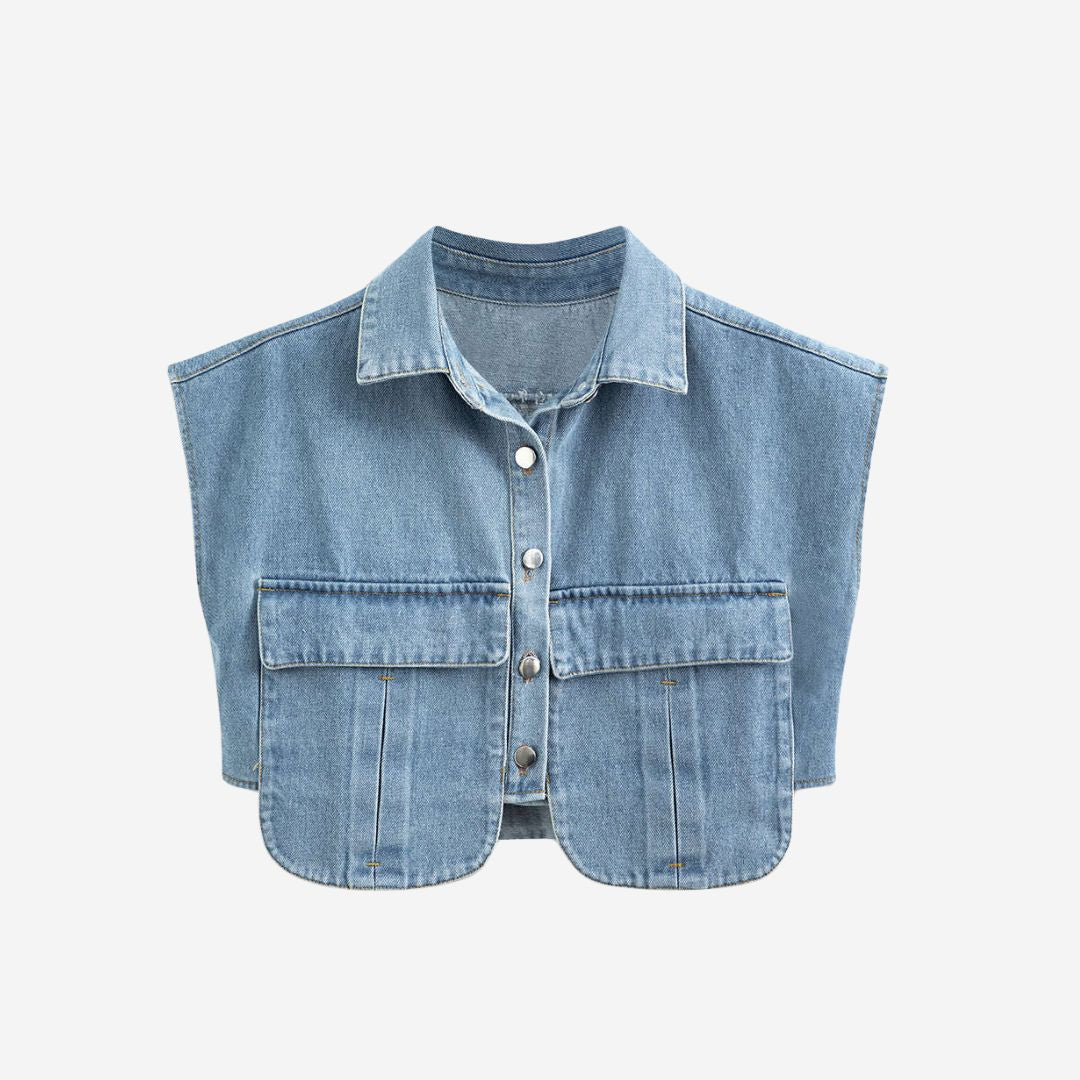 Extra kort ärmlös jeansväst med bröstfickor och tryckknappar i klassisk denim