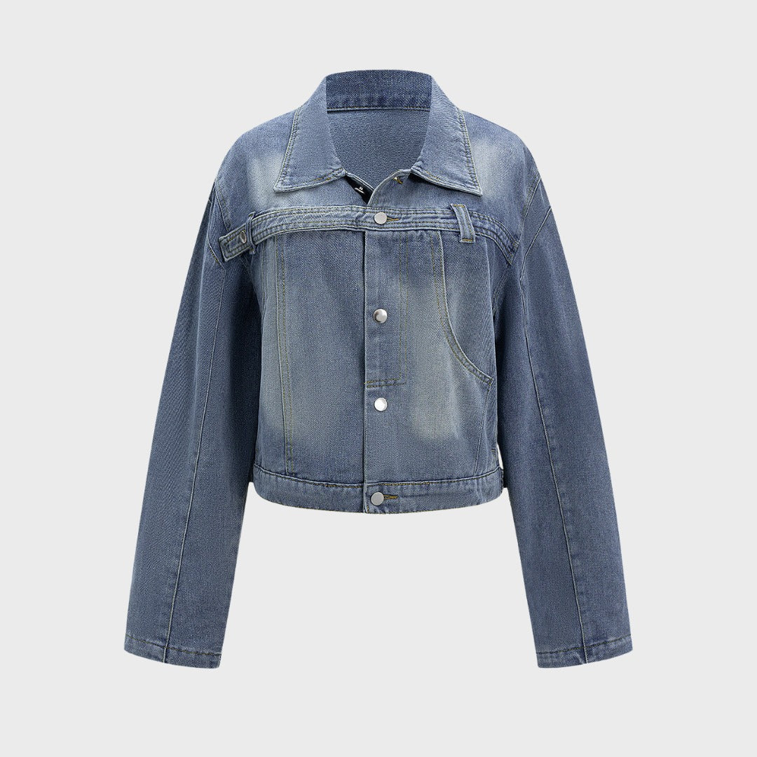 Oversize denimjacka med avslappnad passform och knappstängning