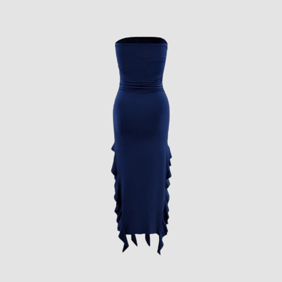 Axelbandslös bodycon midiklänning med volanger och asymmetrisk fåll