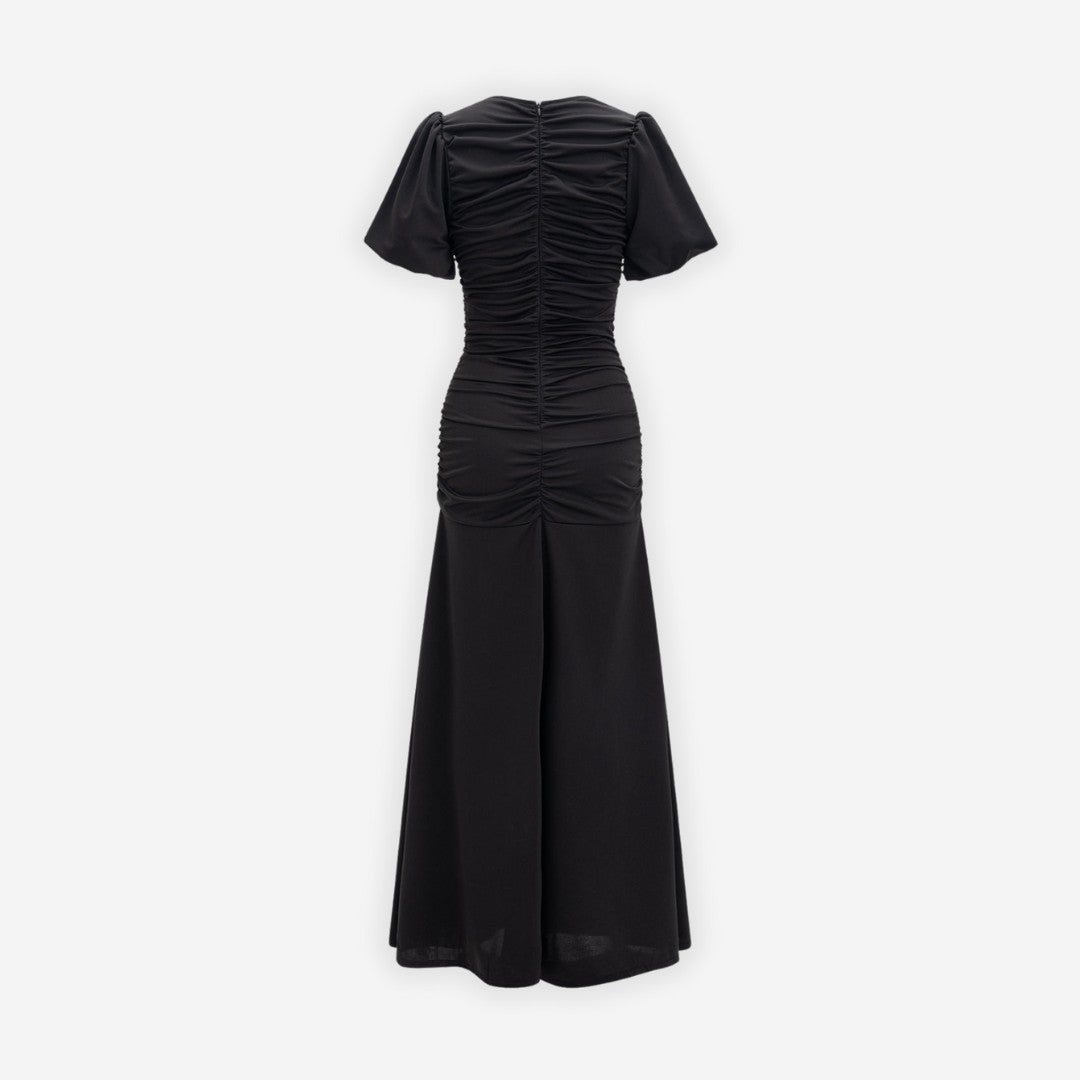 Svart figurnära maxiklänning med rynkdetaljer, nyckelhålsringning och puffärmar – elegant klänning med låg stretch