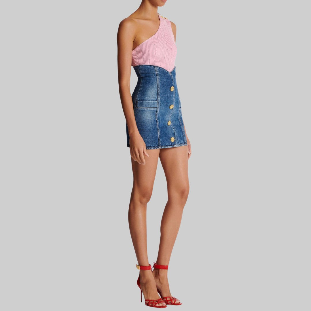 Högmidjad Denimkjol med Guldknappar och Figursydd Silhuett