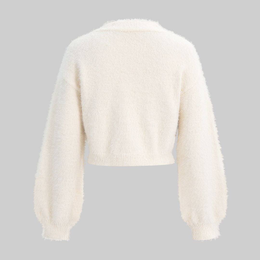 Vit Kort luddig kofta med markerade knappar och avslappnad passform