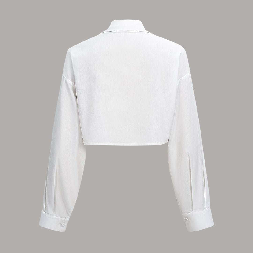 Vit kortskuren skjorta med bröstfickor