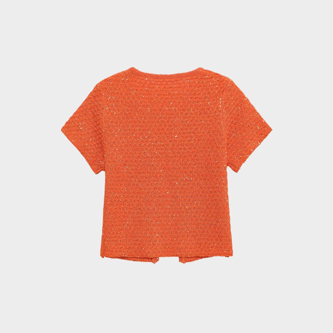 Orange stickad kofta med kort ärm paljettdetaljer och dekorativ knapp