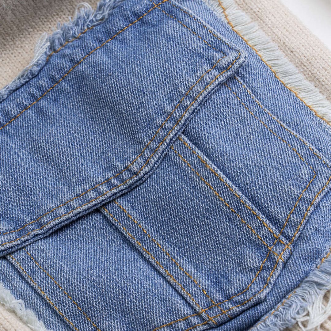 Beige ledig stickad cardigan med denimkrage och kontrasterande jeansfickor i utilitystil