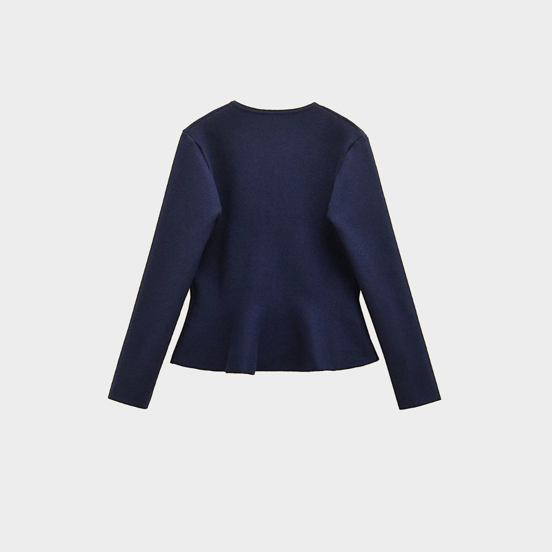 Figurnära kofta i marinblått med dekorativa knappar