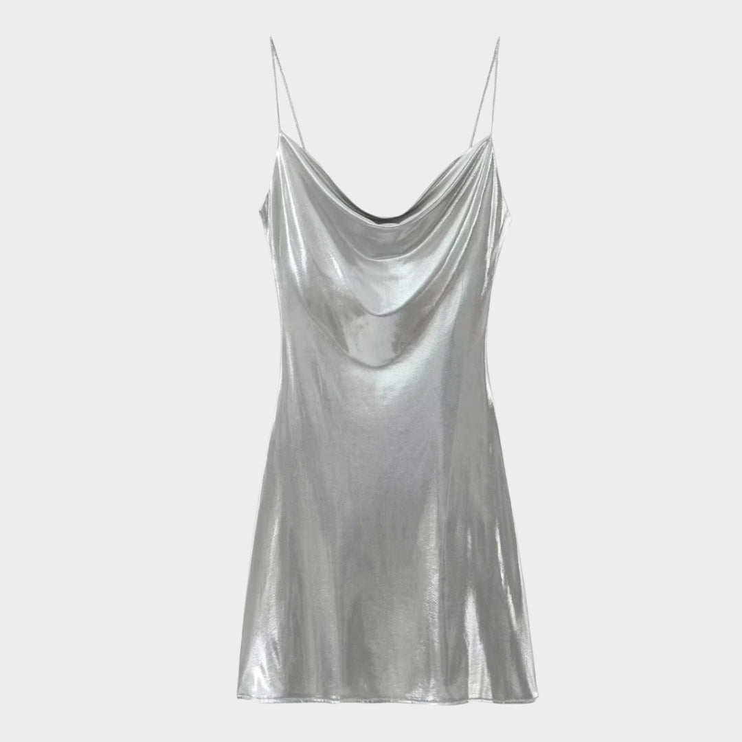 Glittrande miniklänning med smala axelband och öppen rygg