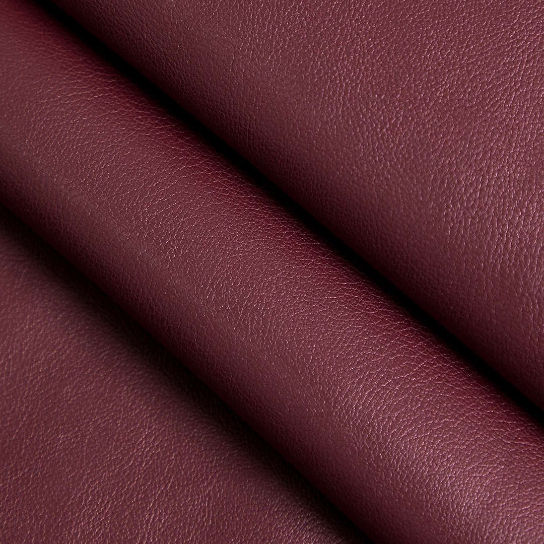 Ärmlös midiklänning i fuskläder med nyckelhålsringning draperad midja och slits