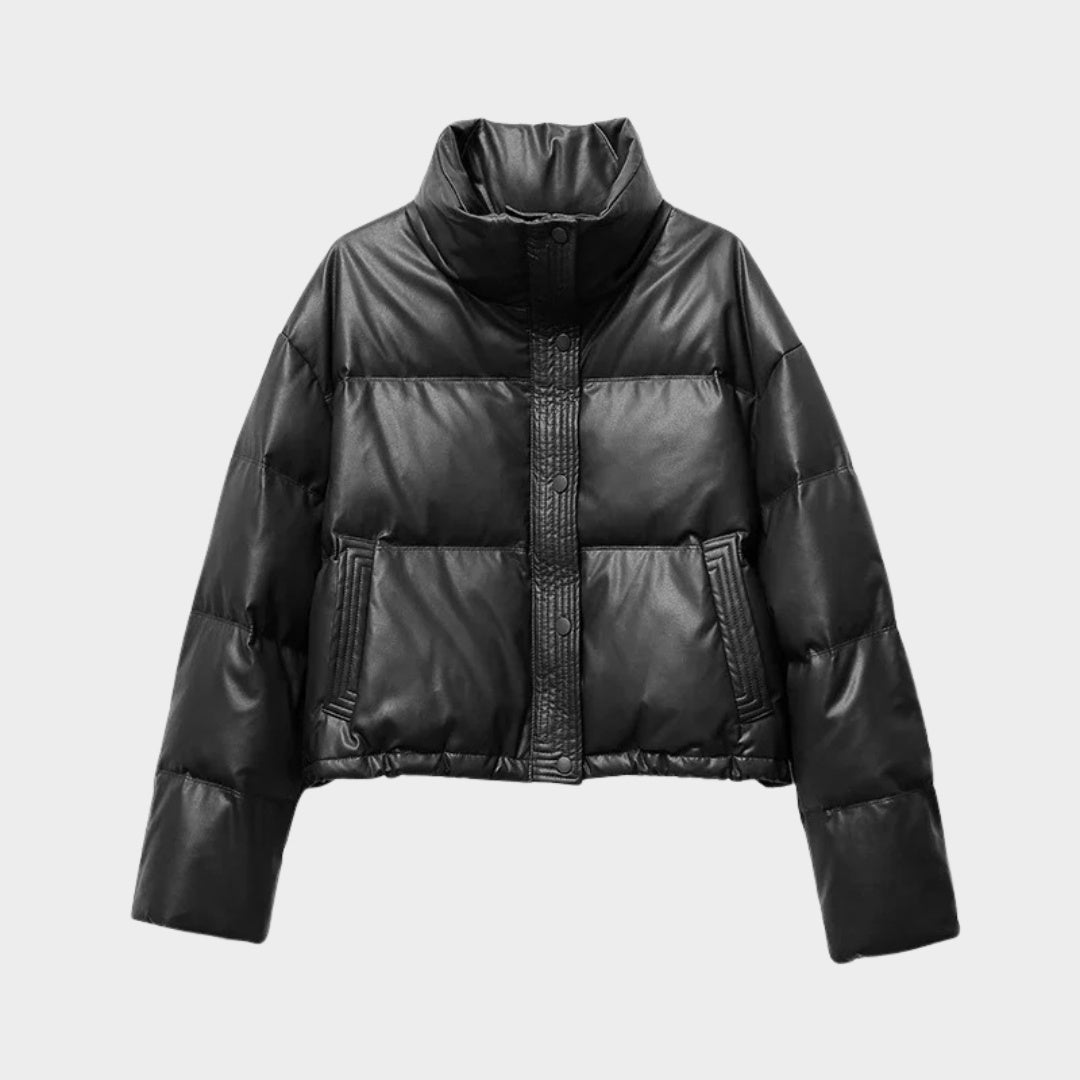 Kort vadderad pufferjacka med hög krage och fickor