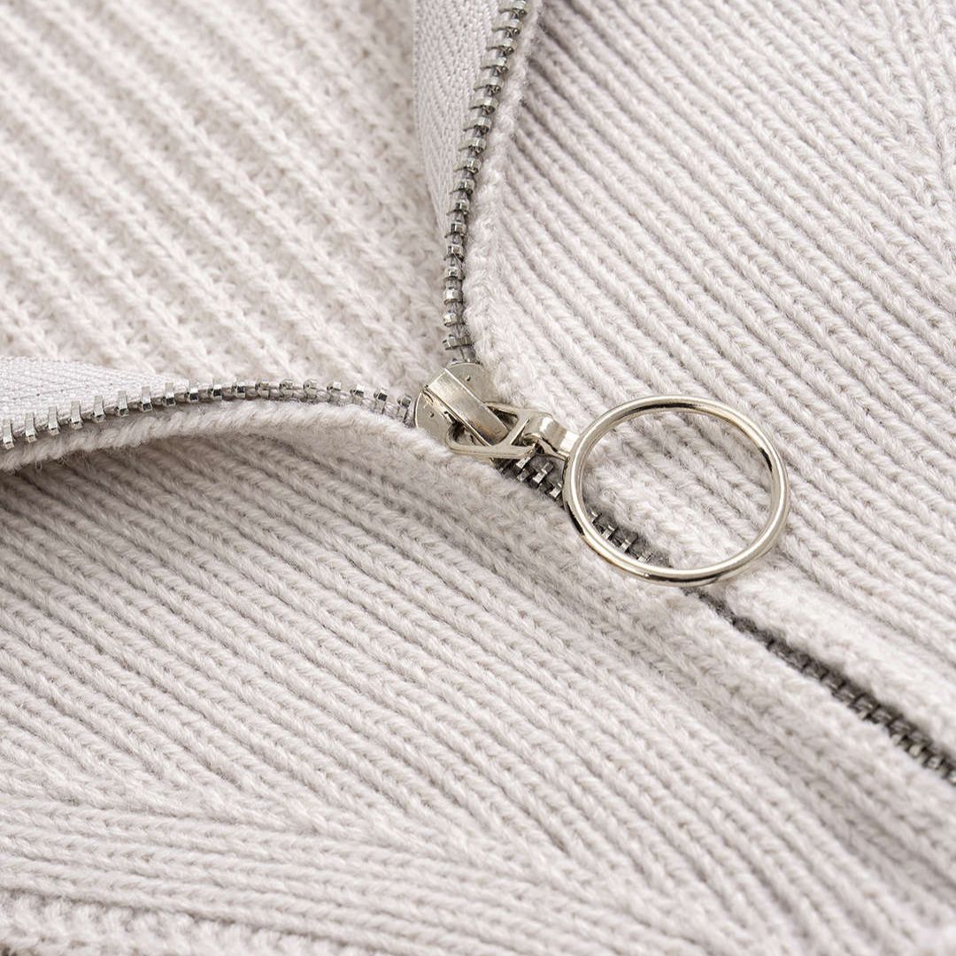 Grå Stickad tröja med dragkedja och krage för avslappnad vardagsstil med sportig känsla