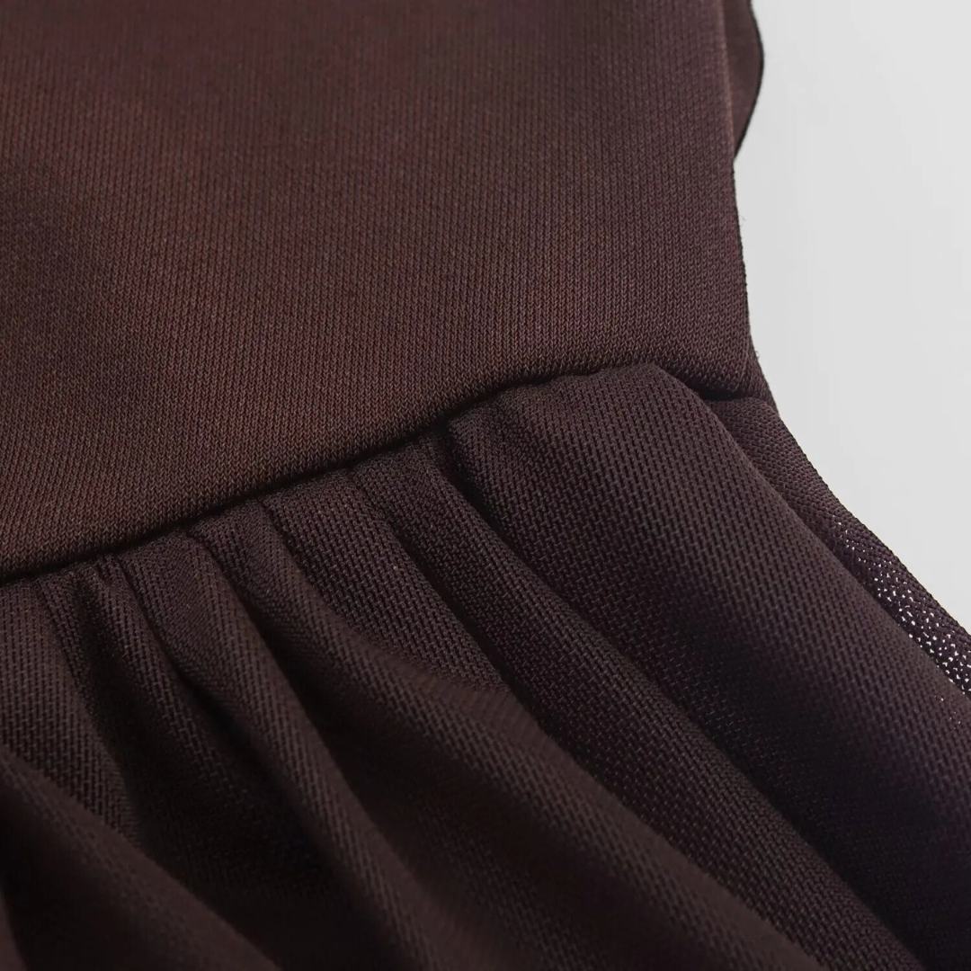 Midiklänning med breda axelband och utsvängd kjol i balettstil