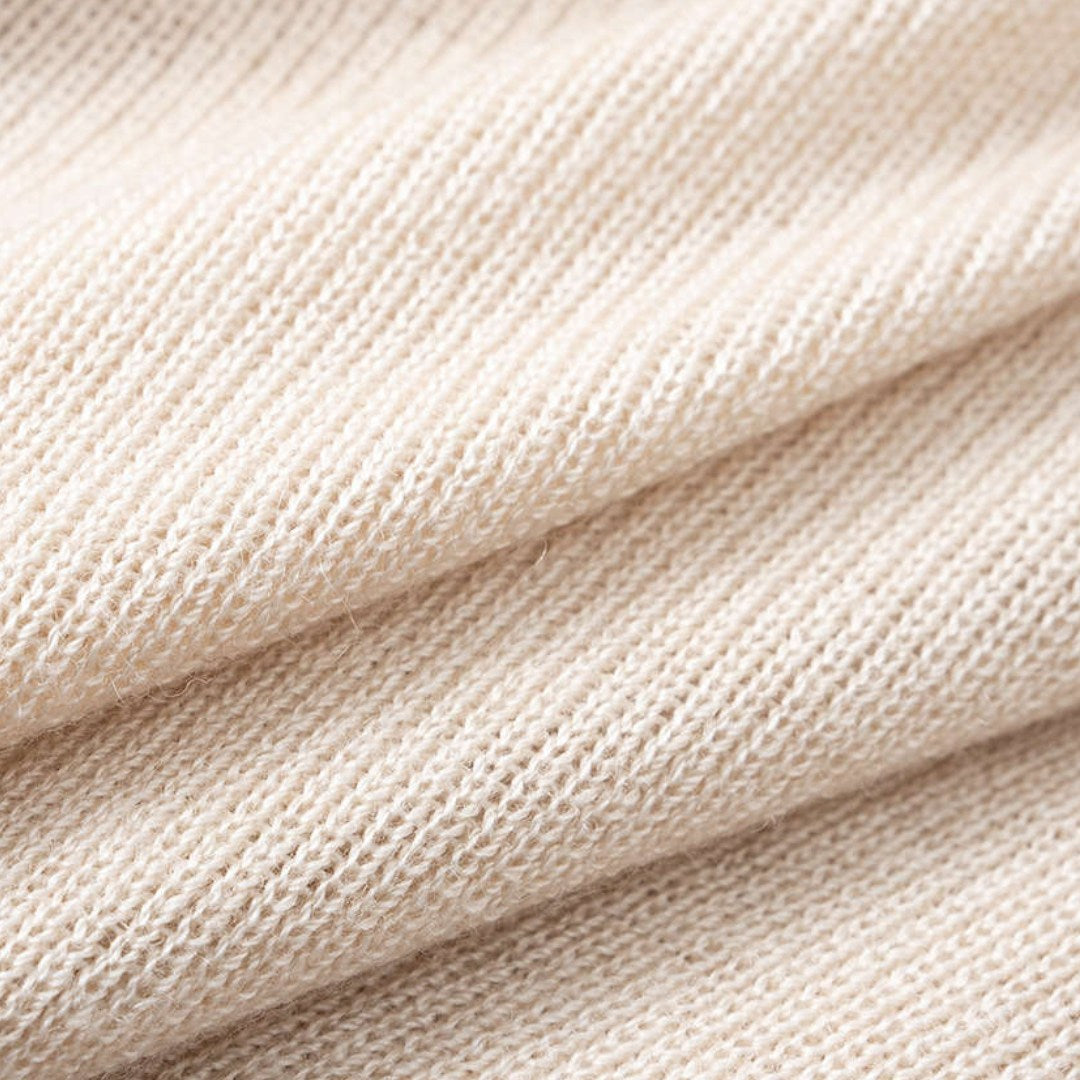 Stickad Långärmad Topp Med Kontrastknappar Och Ribkant