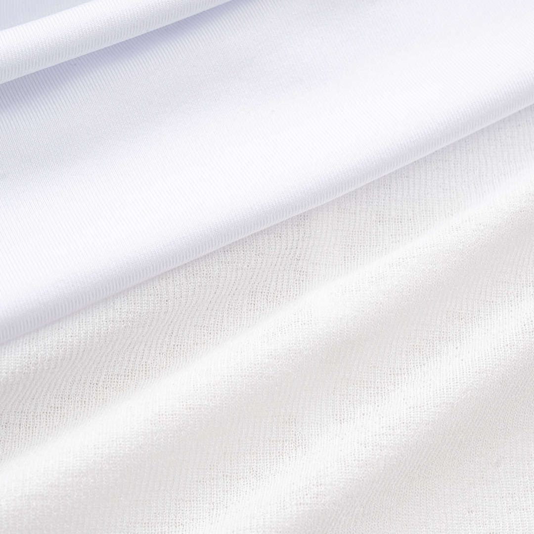 Vit midiklänning med transparent mesh, rynkad midja och figurnära passform