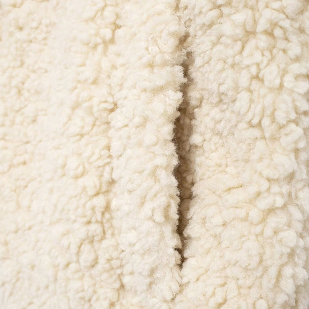 Fleeceväst med knytning och kontrastkant