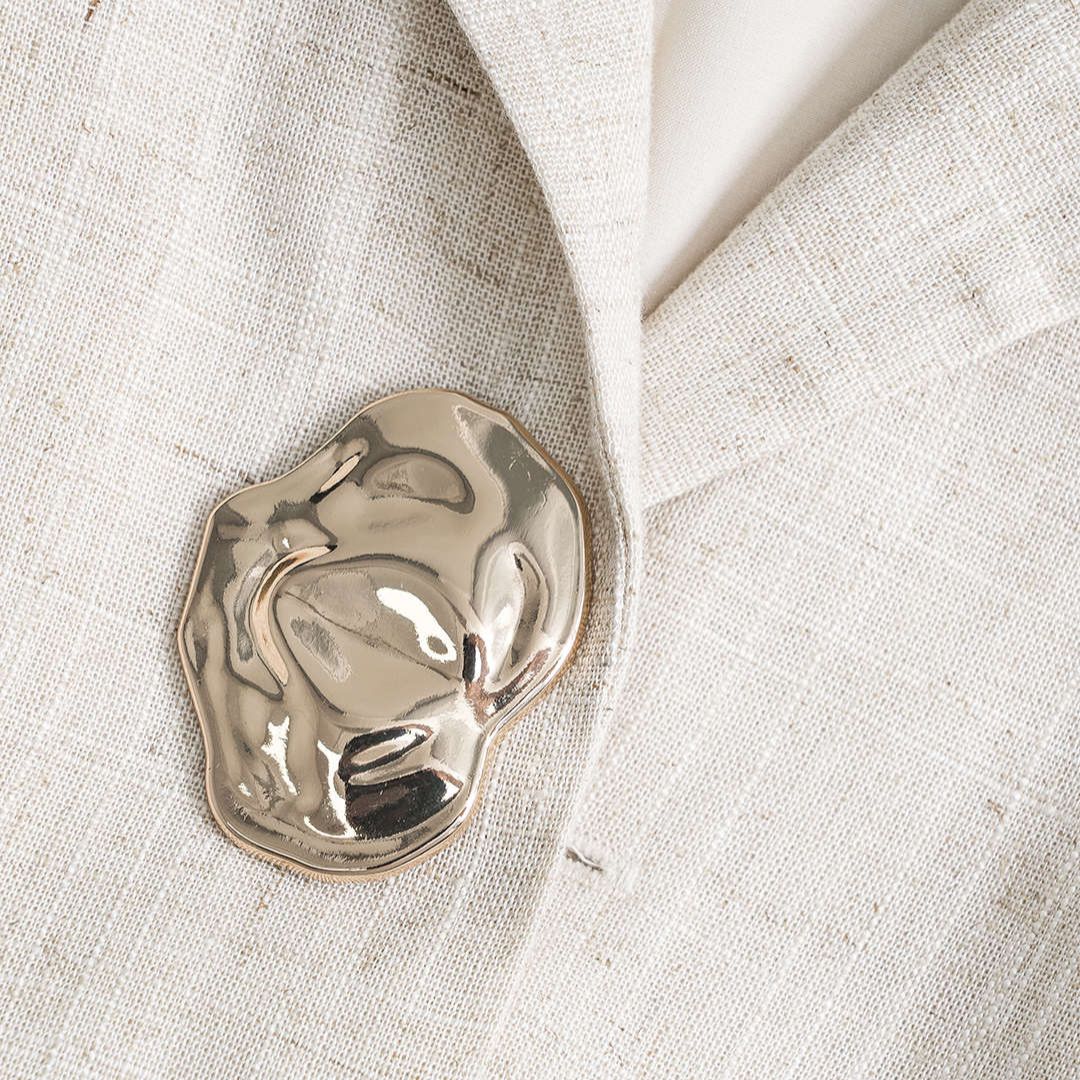 Beige figurnära topp i linne- och viskosblandning med kort ärm och rund halsringning