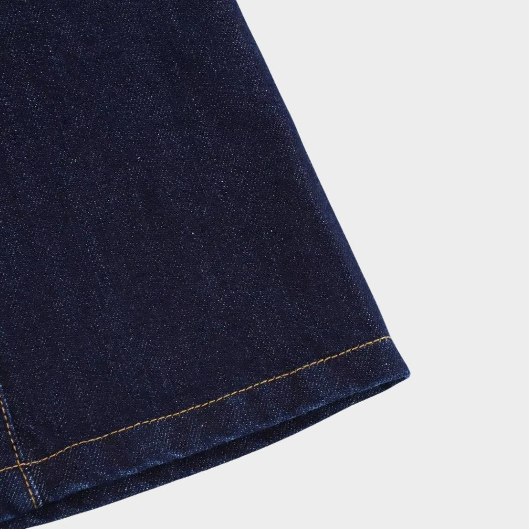 Elegant miniklänning med fyrkantig ringning i denimlook