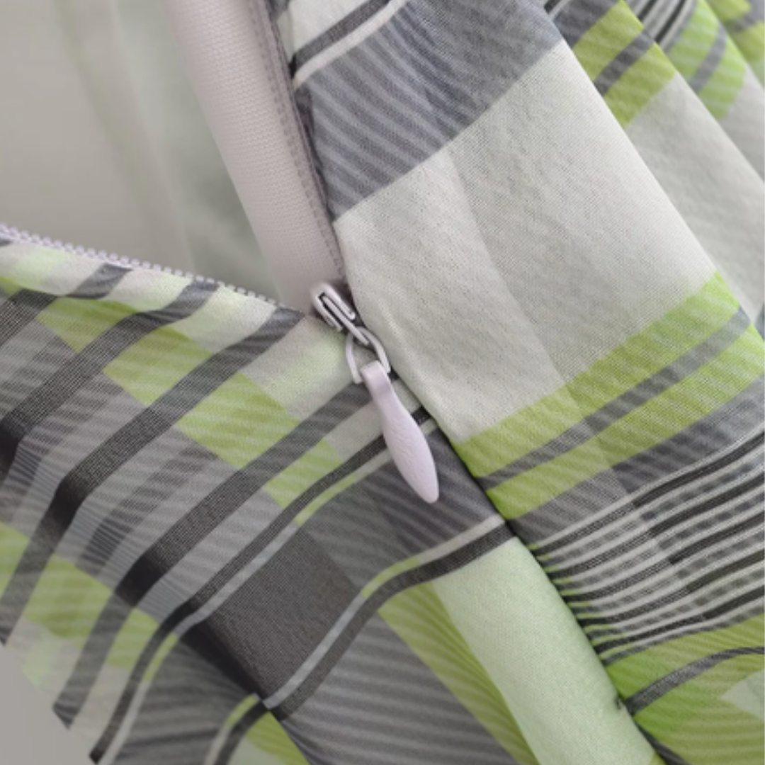 Kjol i midilängd med rutmönster naturlig midja A-linje silhuett och lagerdetalj