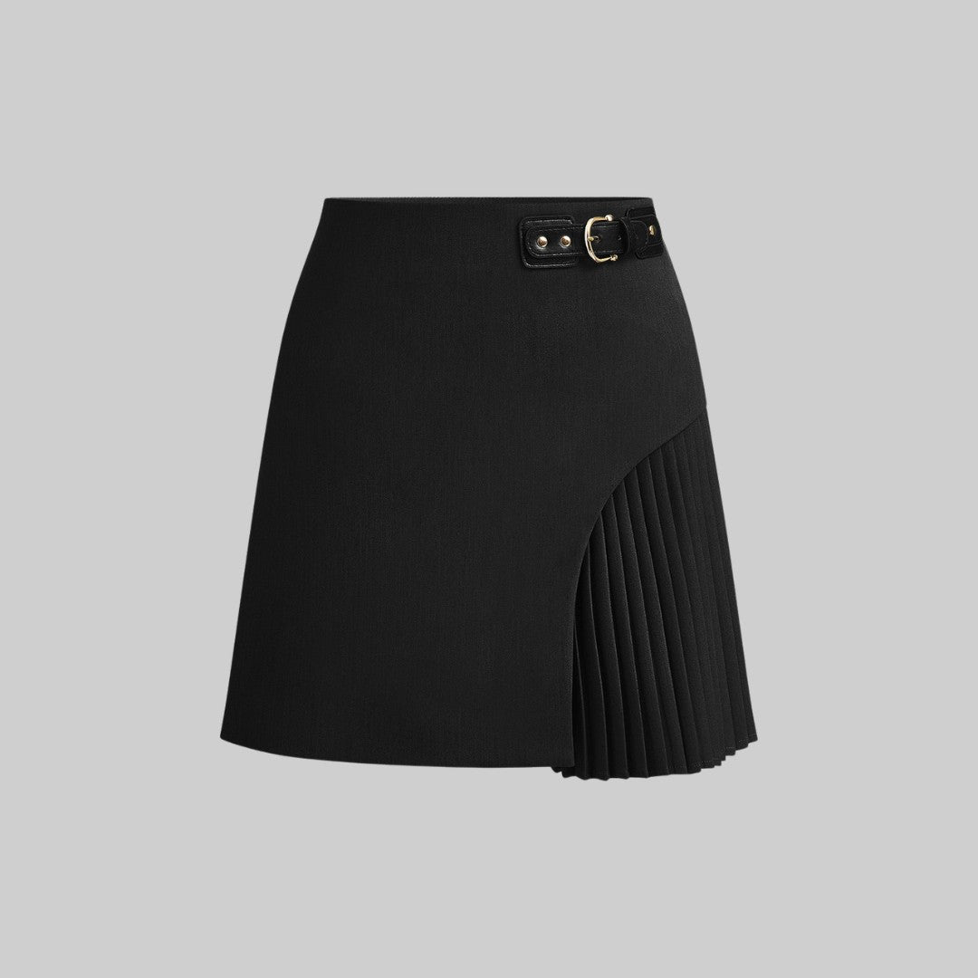 Kort veckad kjol med asymmetrisk design och bältdetalj