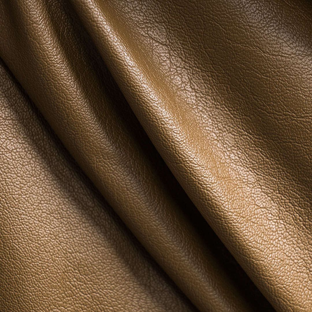 Brun jacka i fuskläder med fuskpäls och dekorativa fickor för dam