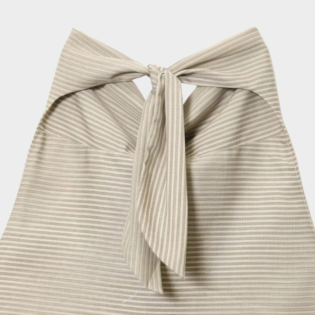 Randig halterneck-miniklänning med bar rygg och silverfärgad kedjedetalj