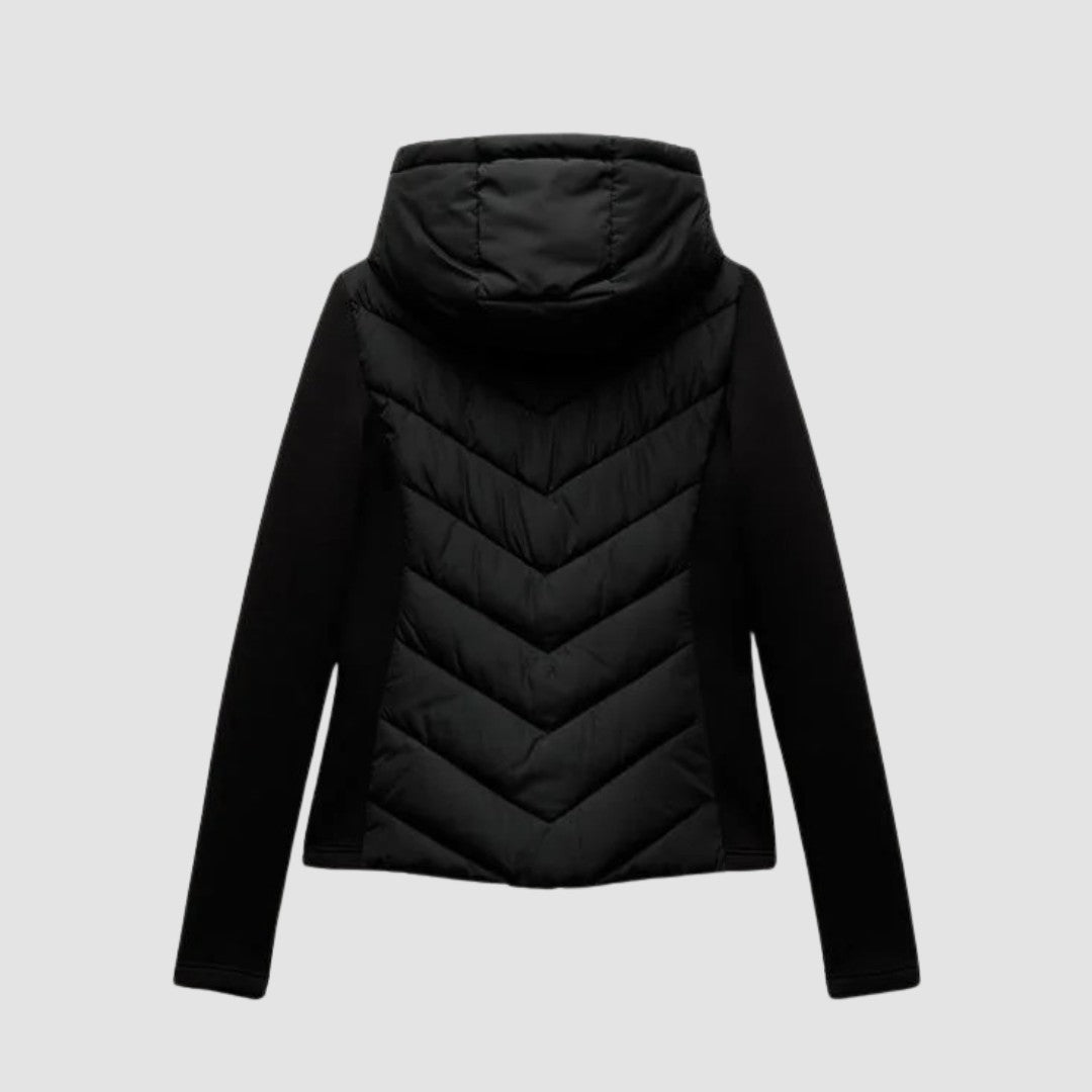 Huva sportjacka i smal passform med quiltat framstycke och mjuka stretchärmar