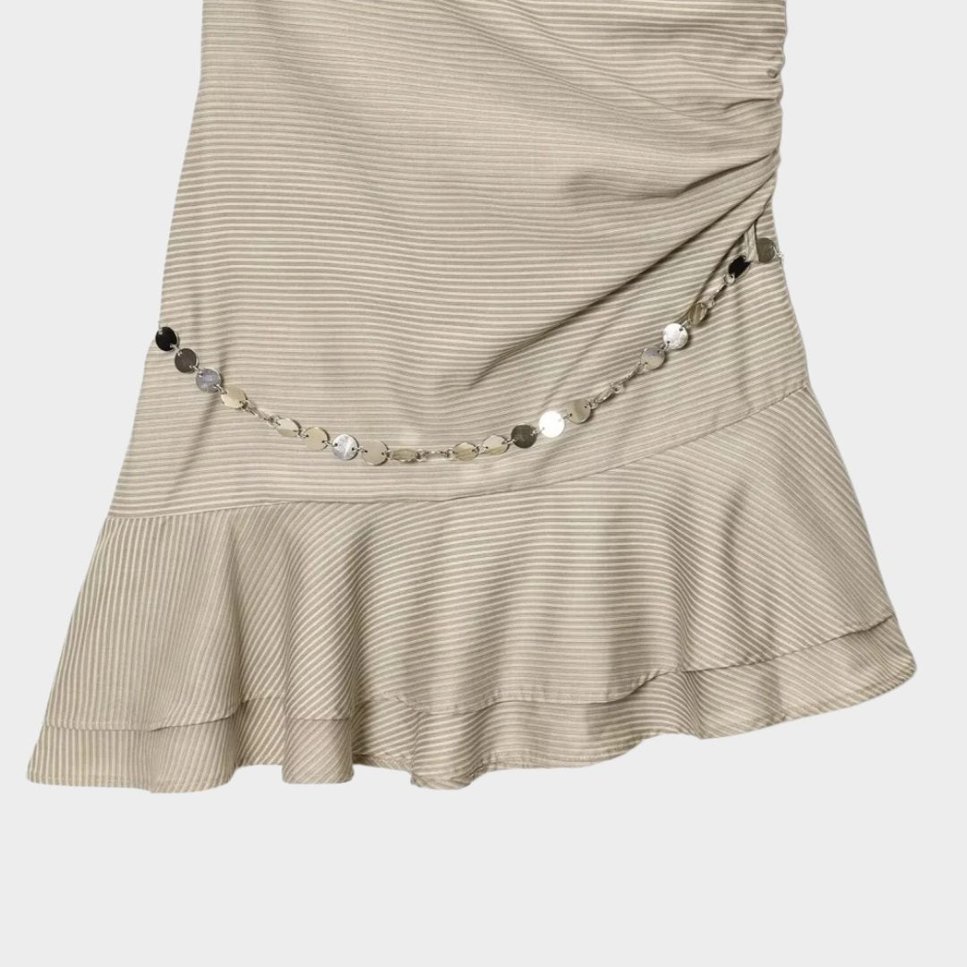 Randig halterneck-miniklänning med bar rygg och silverfärgad kedjedetalj