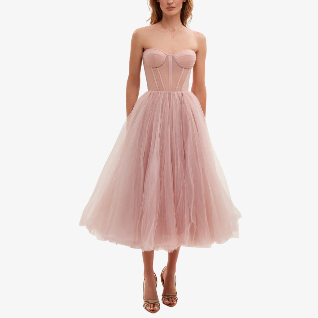 Axelbandslös tyll midiklänning med hjärtformad urringning och snörkorsett