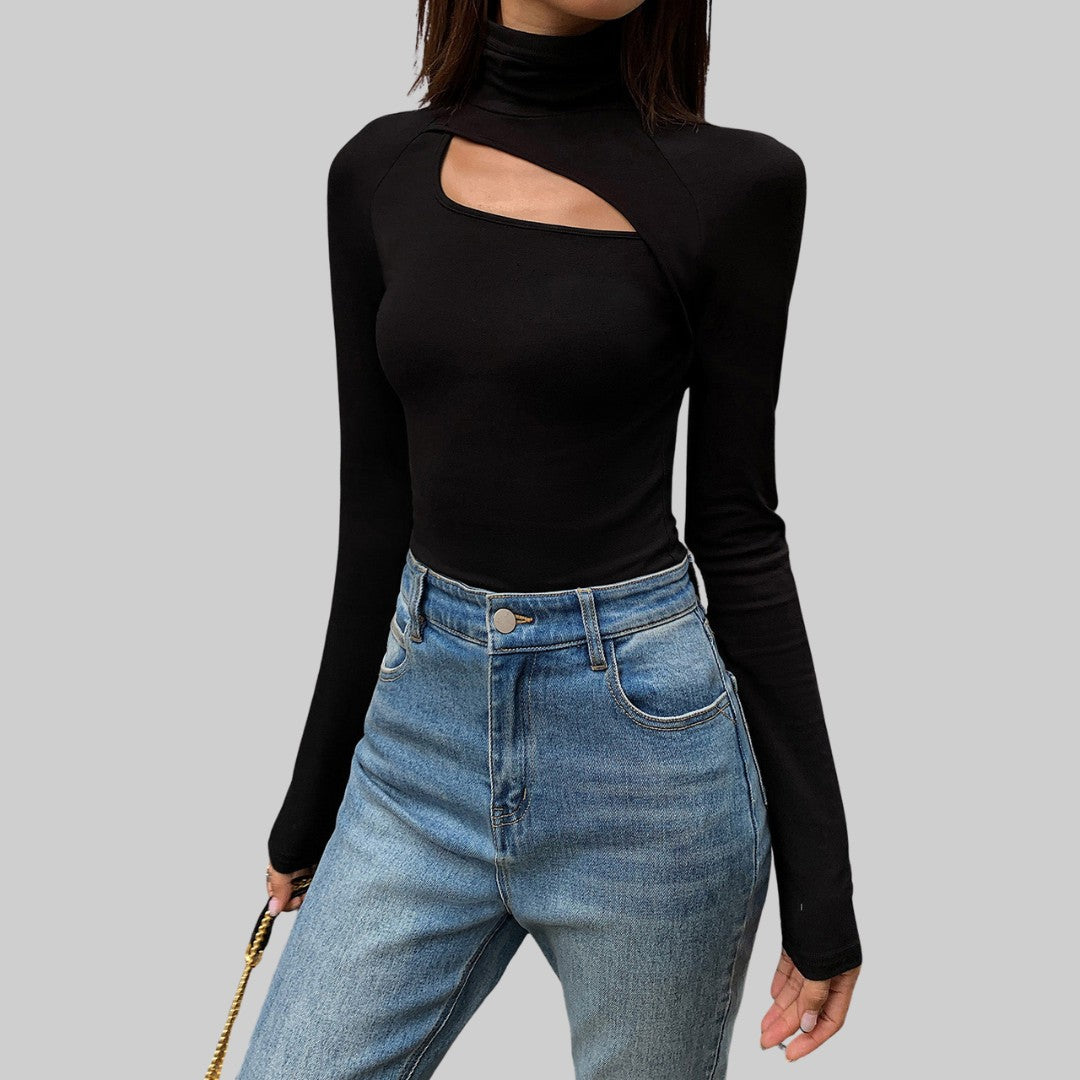 Turtleneck med asymmetrisk utskärning