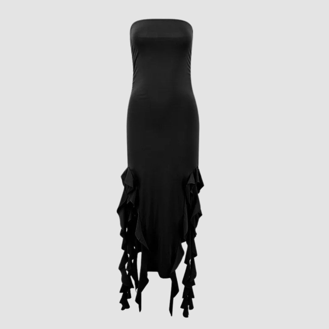 Axelbandslös bodycon midiklänning med volanger och asymmetrisk fåll