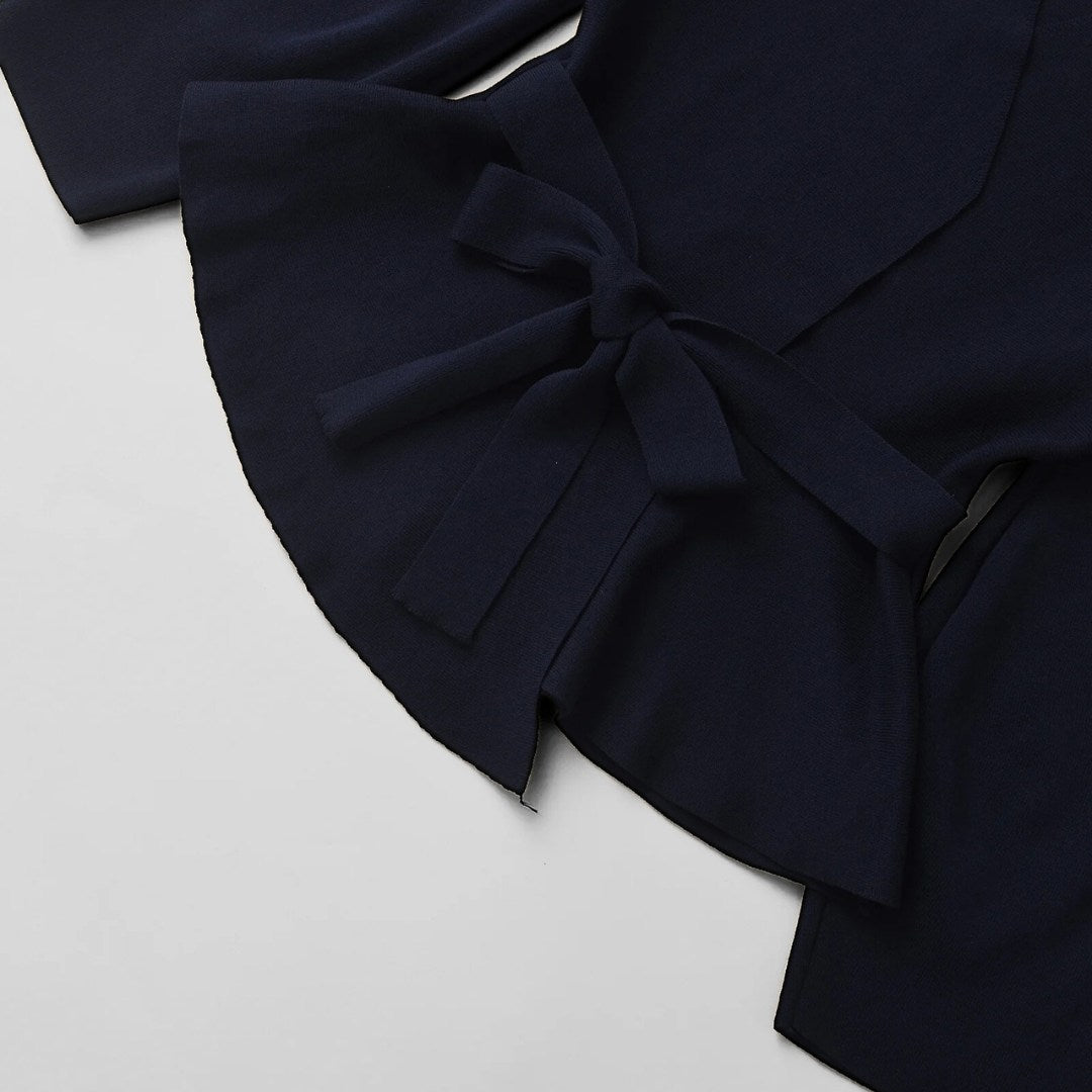 Elegant blus med v-ringning lång ärm och knytbart midjebälte