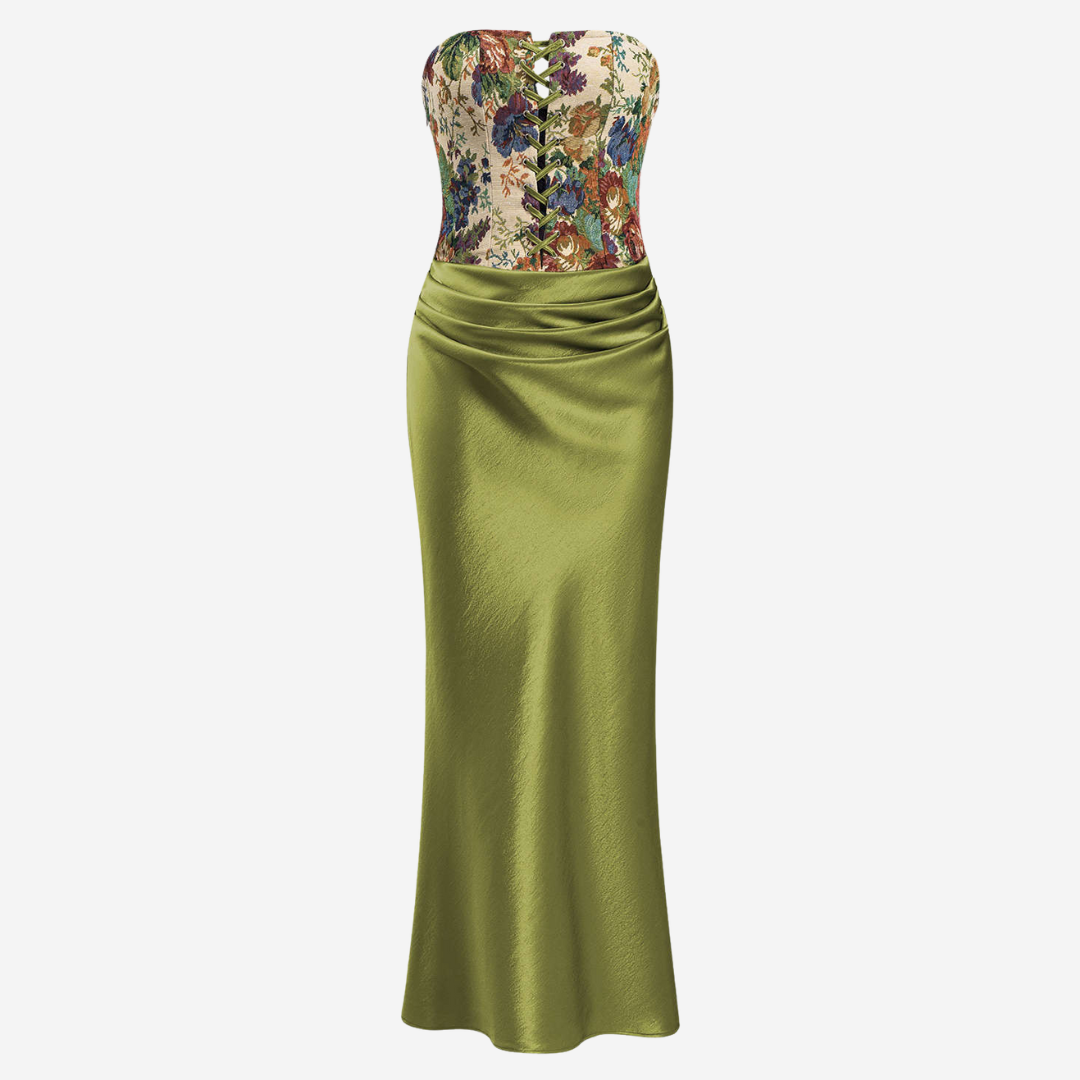 Axelbandslös figurnära midiklänning i satin med blommigt mönstrad liv och draperad kjol