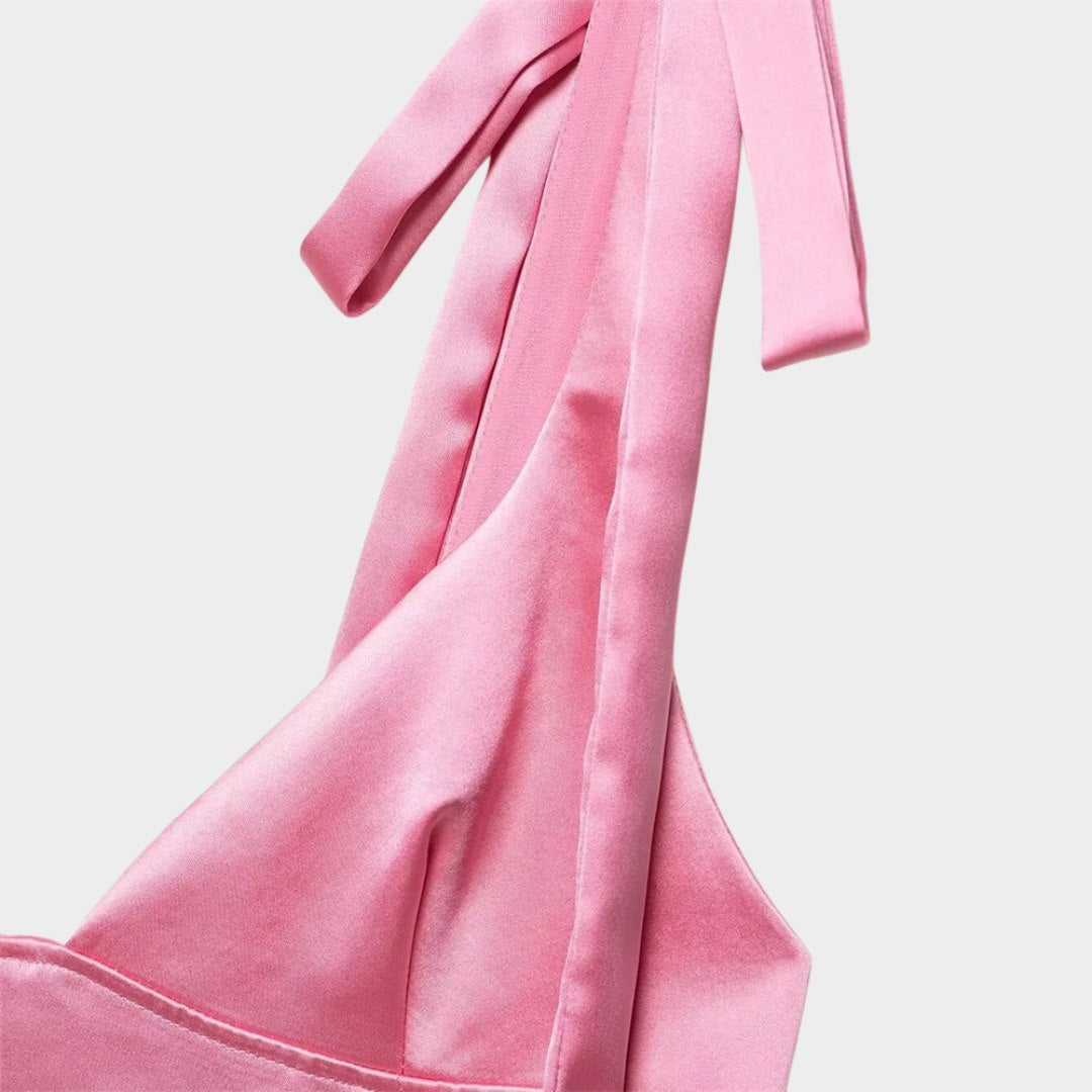 Satintopp med knytbara axelband och kort skärning