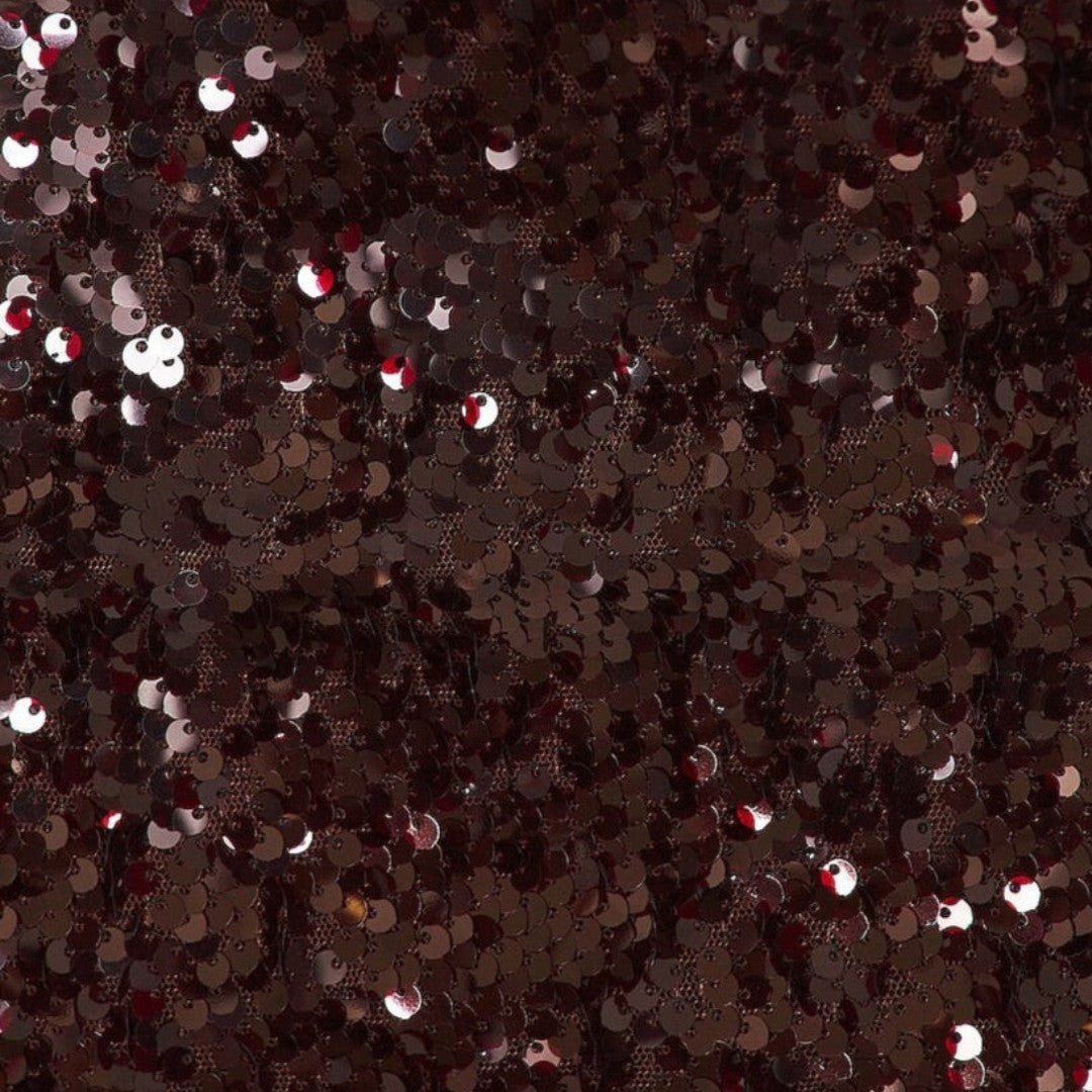 Vinröd paljettklänning i minilängd med axelbandslös design och figursydd silhuett