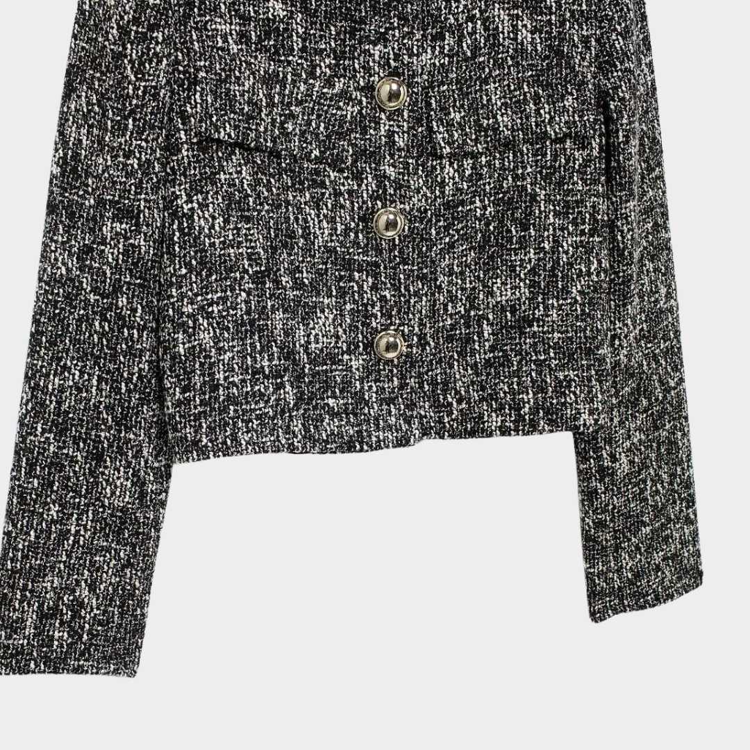 Grått tweedinspirerat set med kavaj och shorts