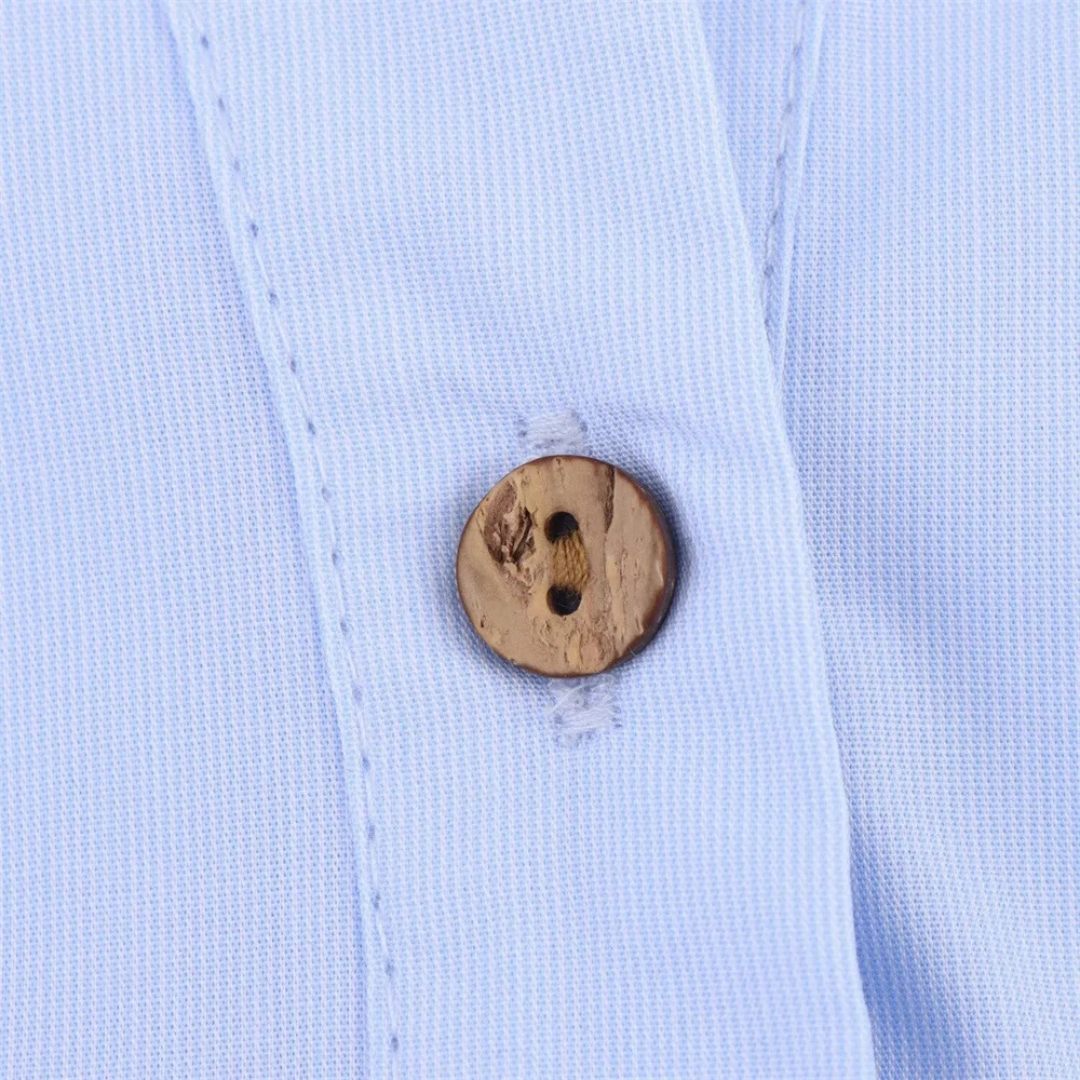 Oversize skjorta med knappstängning och uppvikta ärmar