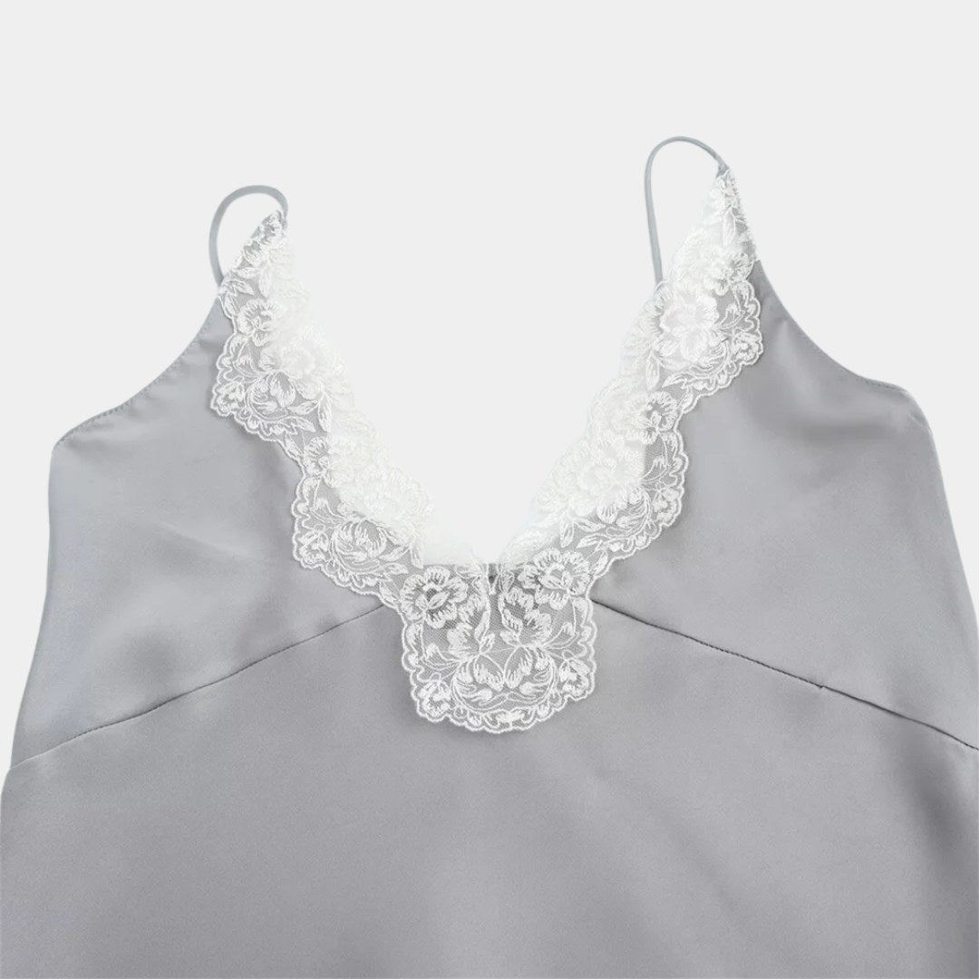 Spetskantat camisole-linne med V-ringning och justerbara axelband