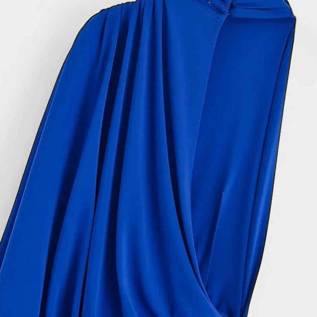 Blä Maxiklänning med asymmetrisk drapering och enaxlad design i vävt tyg