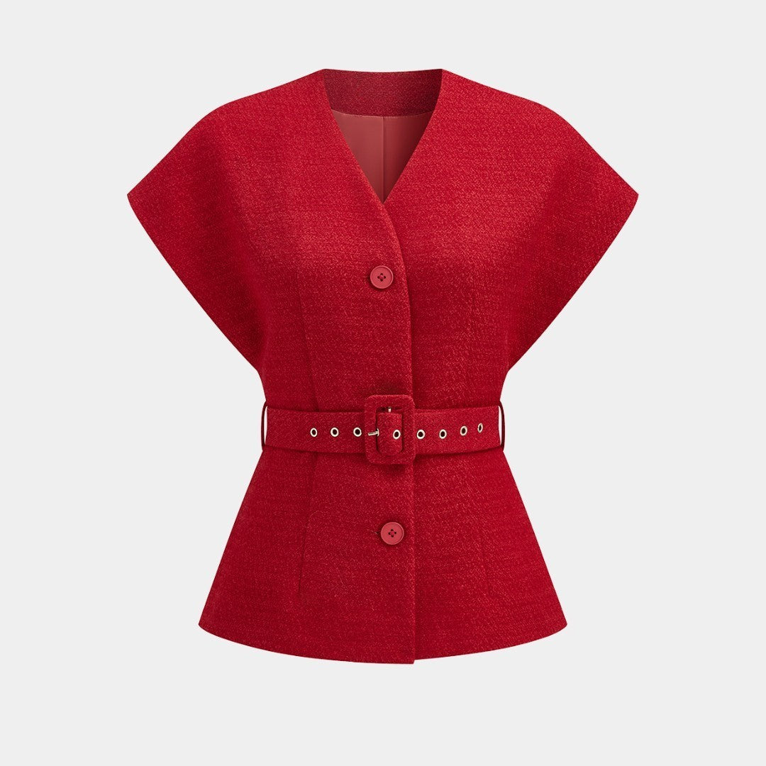 Kort röd väst i vävt tyg med bälte och knappar