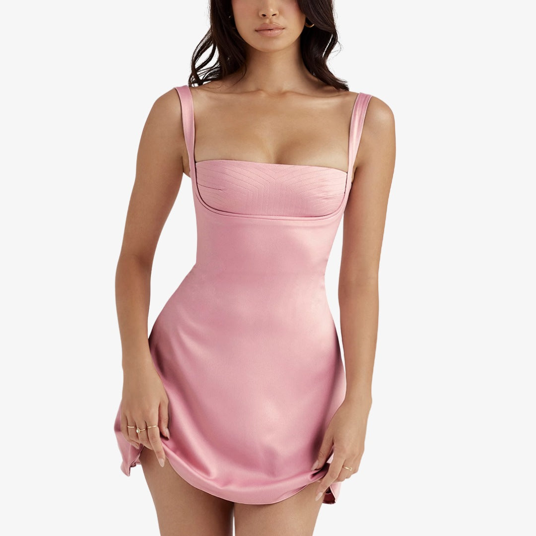 Rosa ärmlös miniklänning i blank satin med bystdetalj