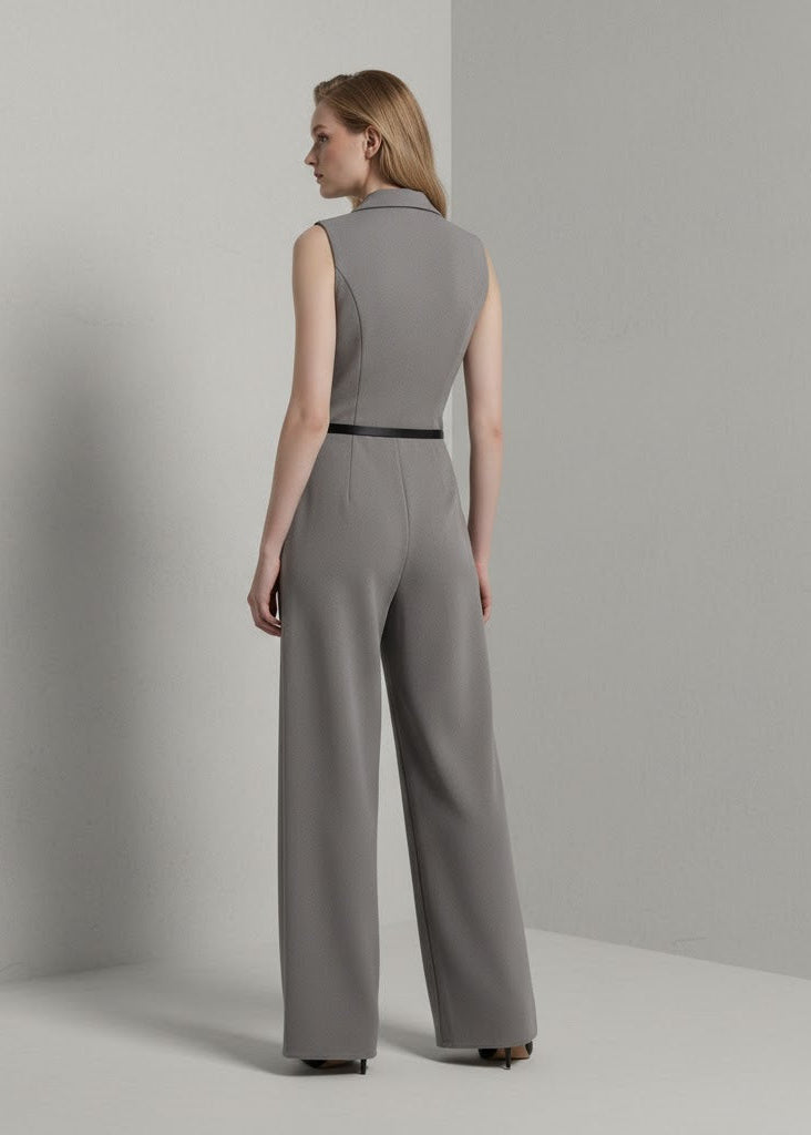 Ärmlös byxdress med kavajkrage och raka ben