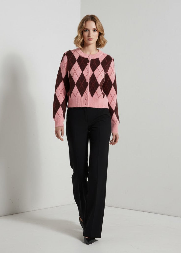 Rutig rosa kofta med diamantmönster och lång ärm