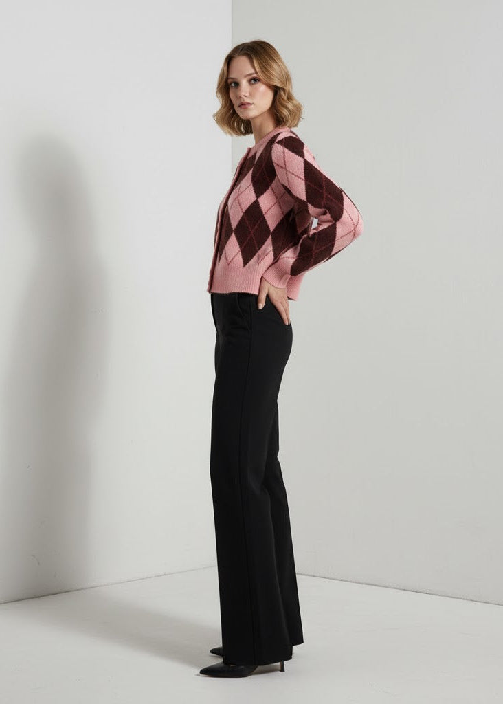 Rutig rosa kofta med diamantmönster och lång ärm