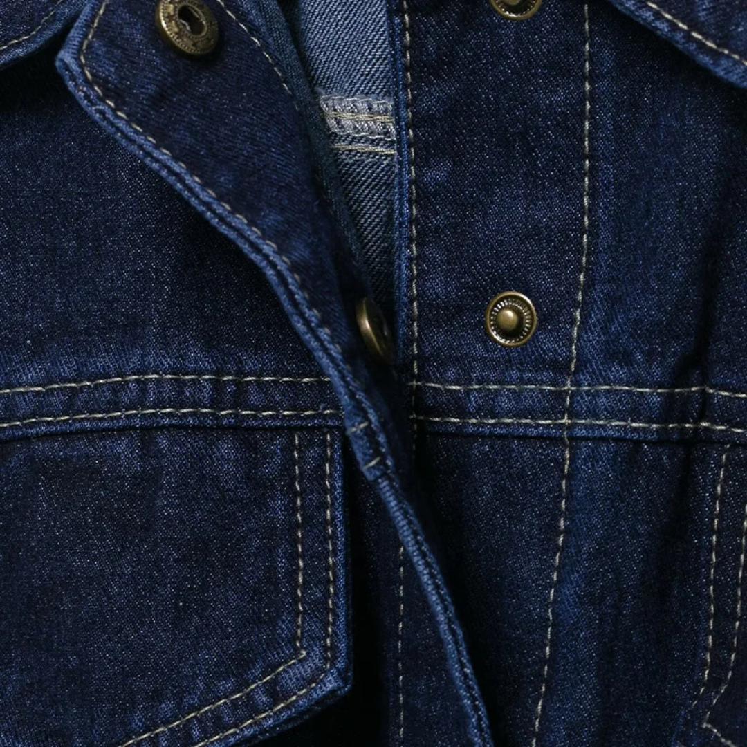 Midjelång jacka med knytskärp i denimlook